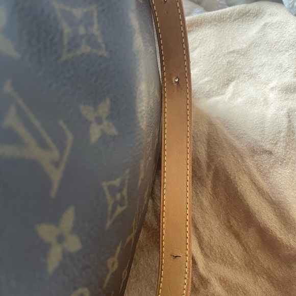 Louis Vuitton Boulogne 35 Monogram February 2001 date code Authentic - Picture 8 of 15